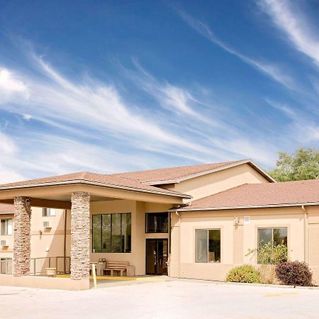 Days Inn By Wyndham Boonville Exteriér fotografie