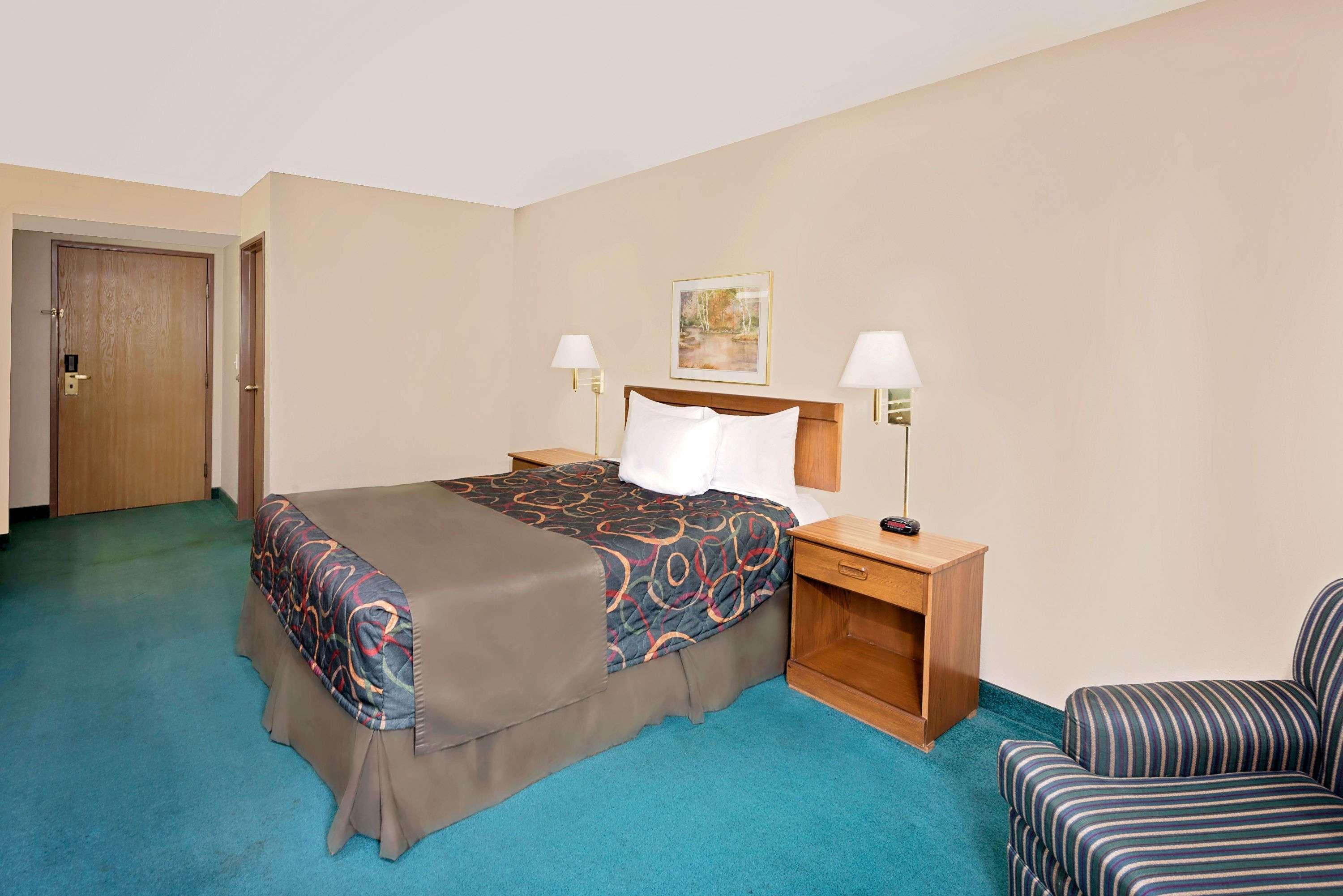 Days Inn By Wyndham Boonville Exteriér fotografie