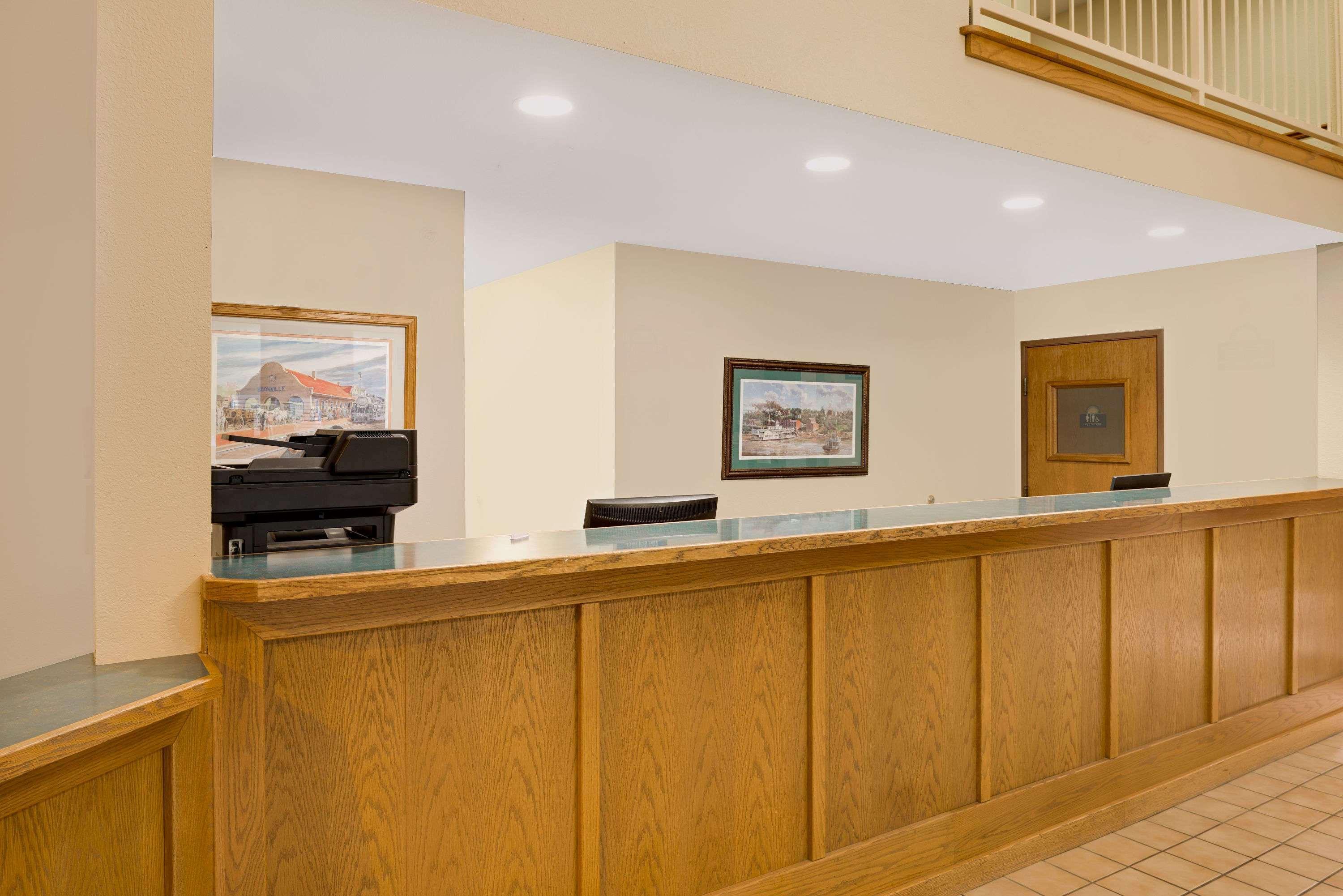 Days Inn By Wyndham Boonville Exteriér fotografie