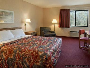 Days Inn By Wyndham Boonville Pokoj fotografie