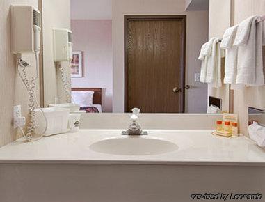 Days Inn By Wyndham Boonville Pokoj fotografie