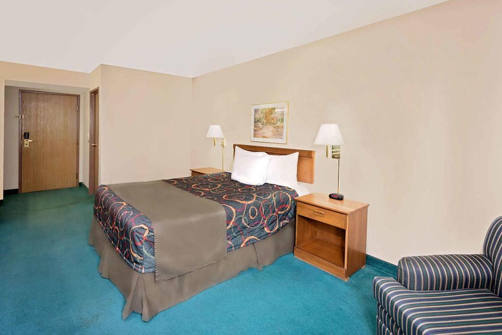 Days Inn By Wyndham Boonville Exteriér fotografie